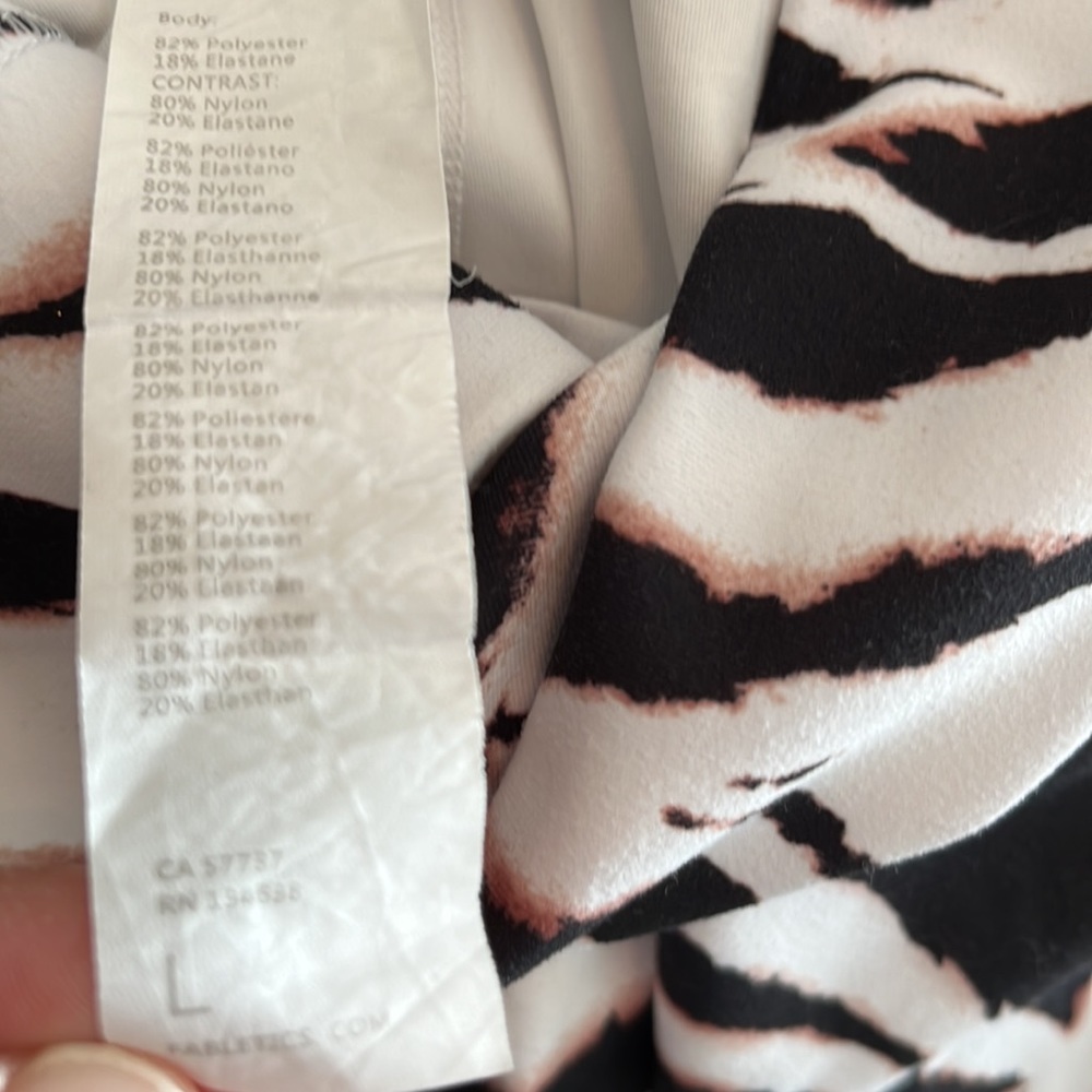 Fabletics- size large capri - Picture 2 of 4